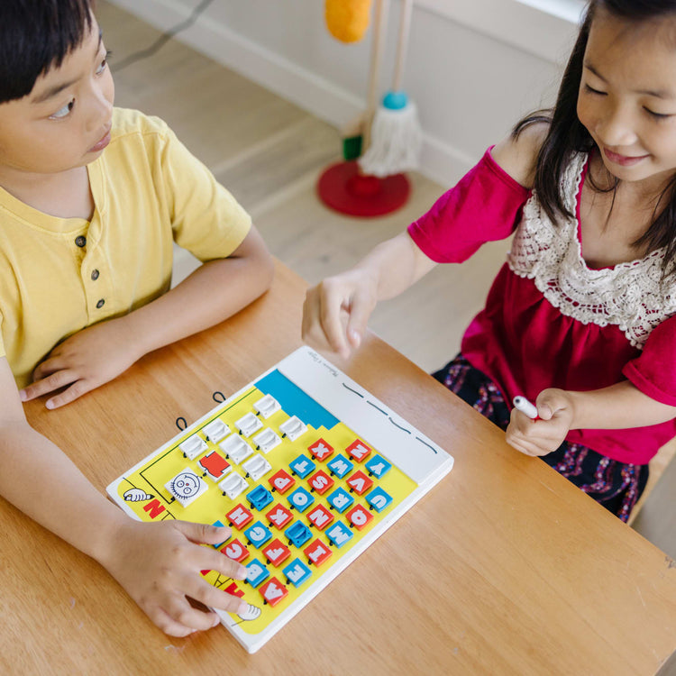 Melissa & Doug Flip to Win Hangman Travel Game