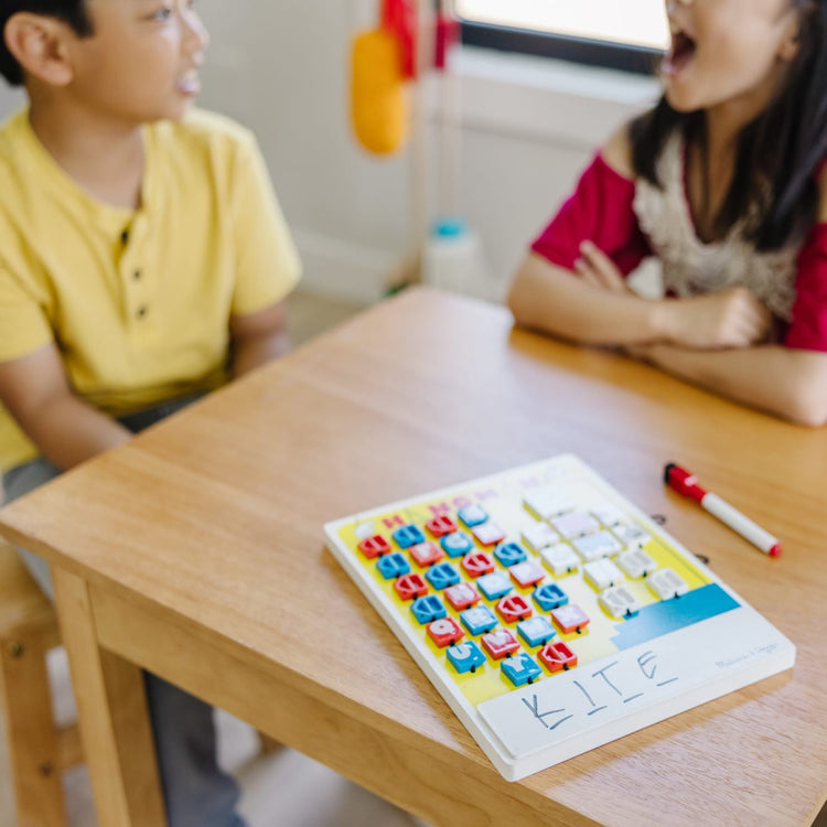 Melissa & Doug Flip to Win Hangman Travel Game