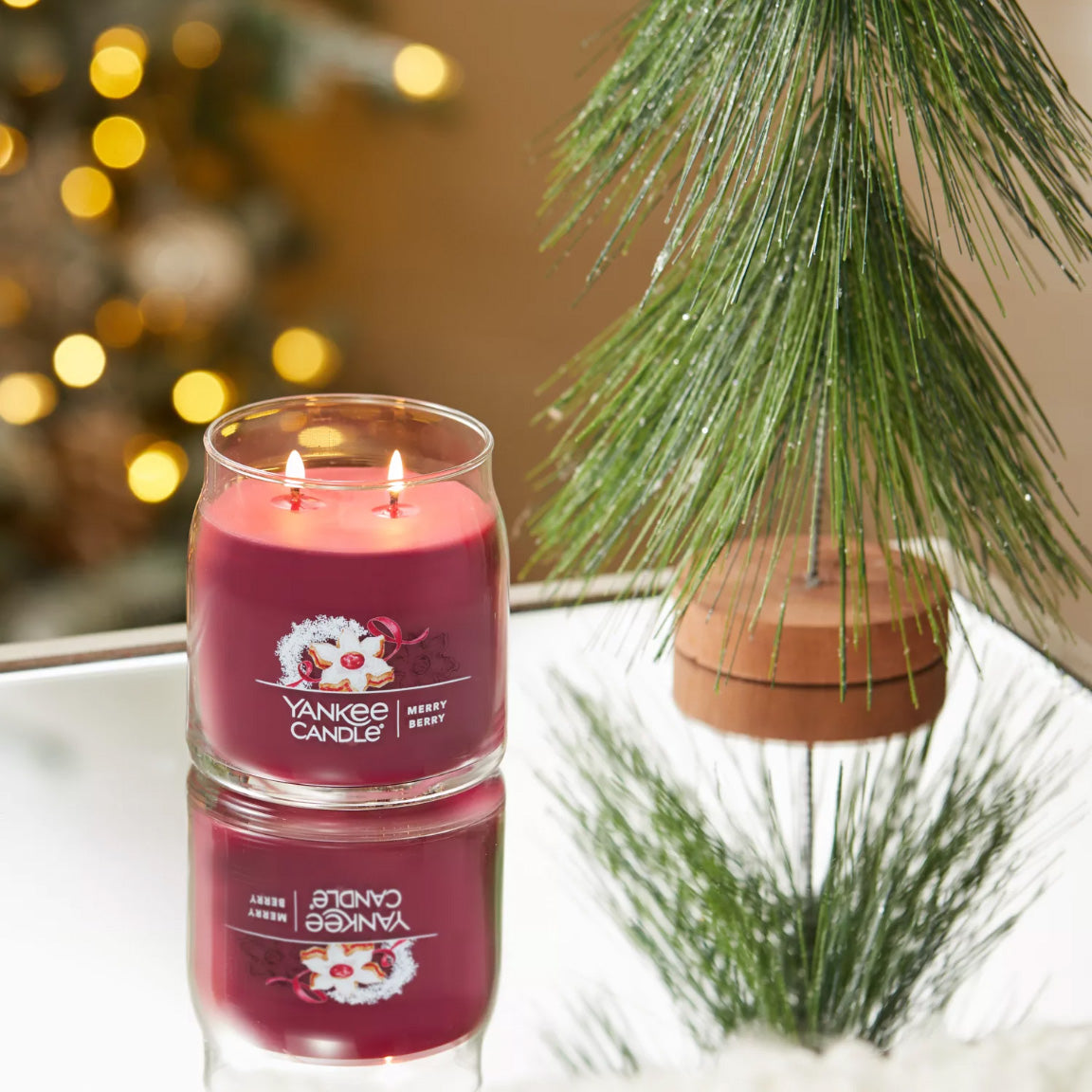 Yankee Candle Signature Medium Jar Candle, 2-wicks (13oz) - Merry Berry