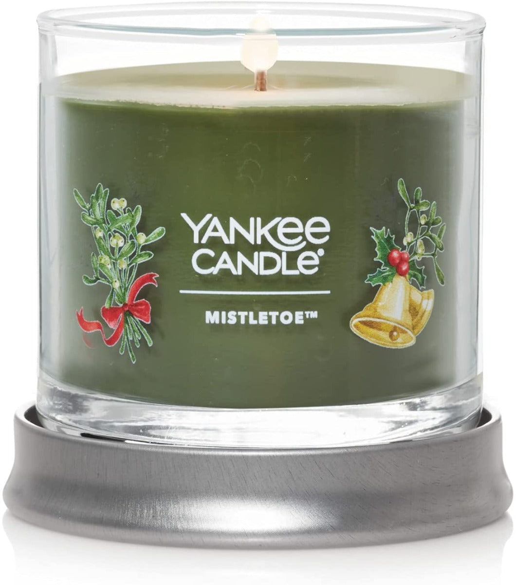 Yankee Candle Signature Small Tumbler Candle, 1- Wick (4.3oz) - Mistletoe