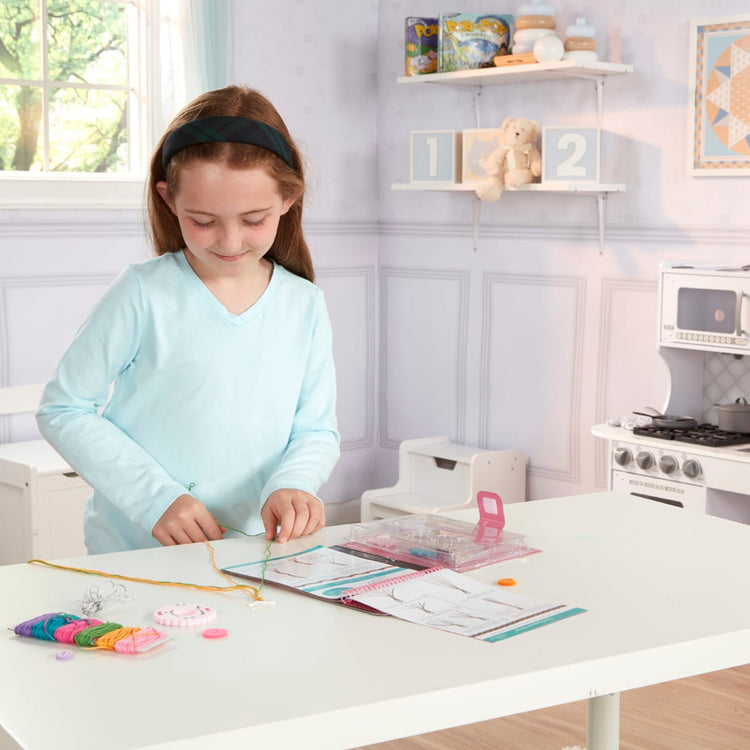 Melissa & Doug On the Go Crafts - Friendship Bracelets