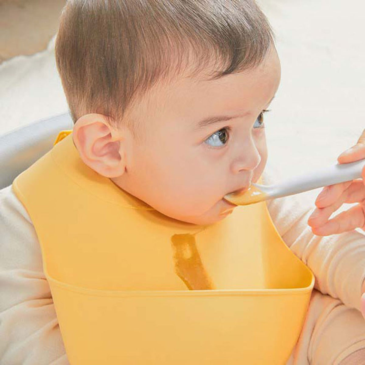 Moyuum Premium One Touch Buckle Silicone Baby Bib (6 Colors) - Pupsik Singapore