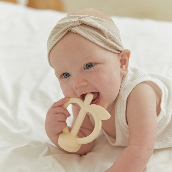 Moyuum Apple Peach Feeder Teether (3 Colours) - Pupsik Singapore