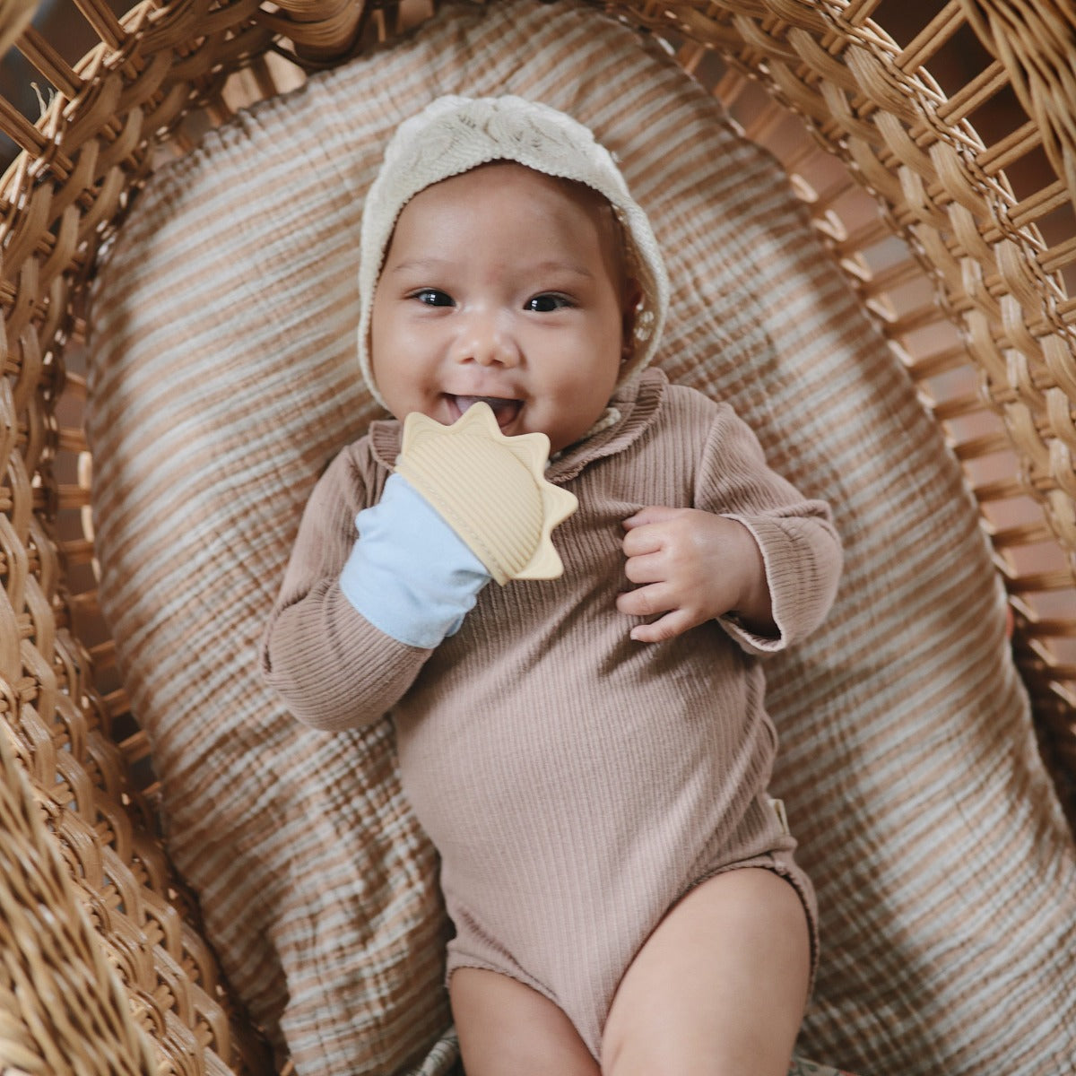 Mushie Teething Mitten (2 Designs) - Pupsik Singapore