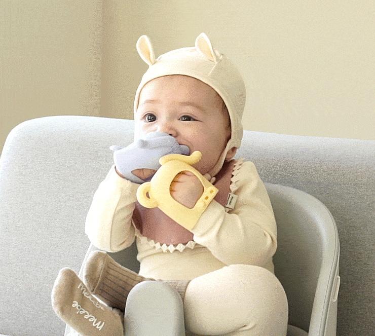 Moyuum Elephant Wrist Teether with Case (2 Colors)