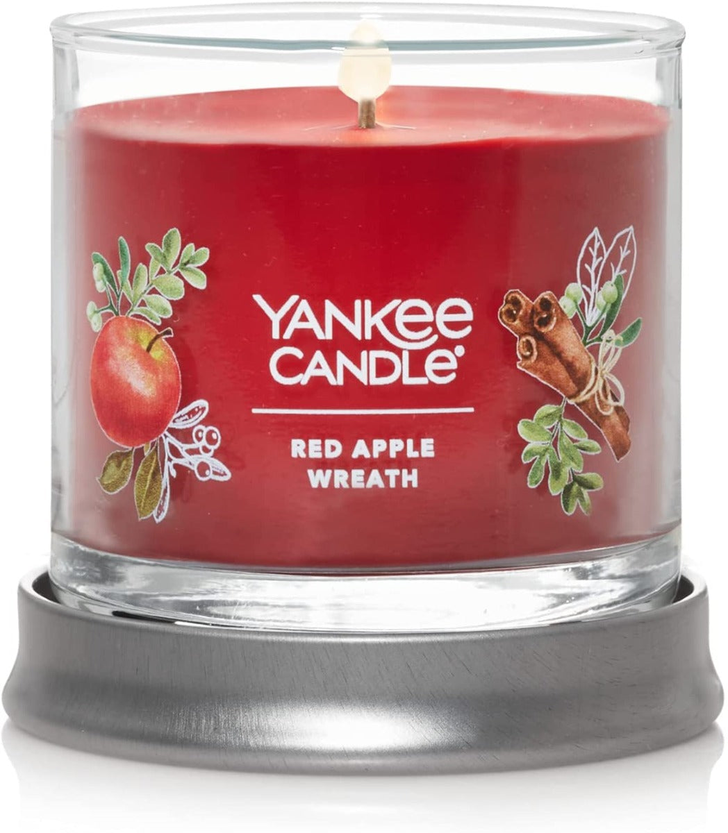 Yankee Candle Signature Small Tumbler Candle, 1- Wick (4.3oz) - Red Apple Wreath