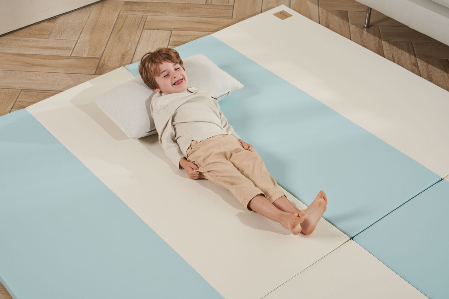 Caraz Secret Wide Folding Playmat, 140 x 200cm (7 Colors) - Pupsik Singapore