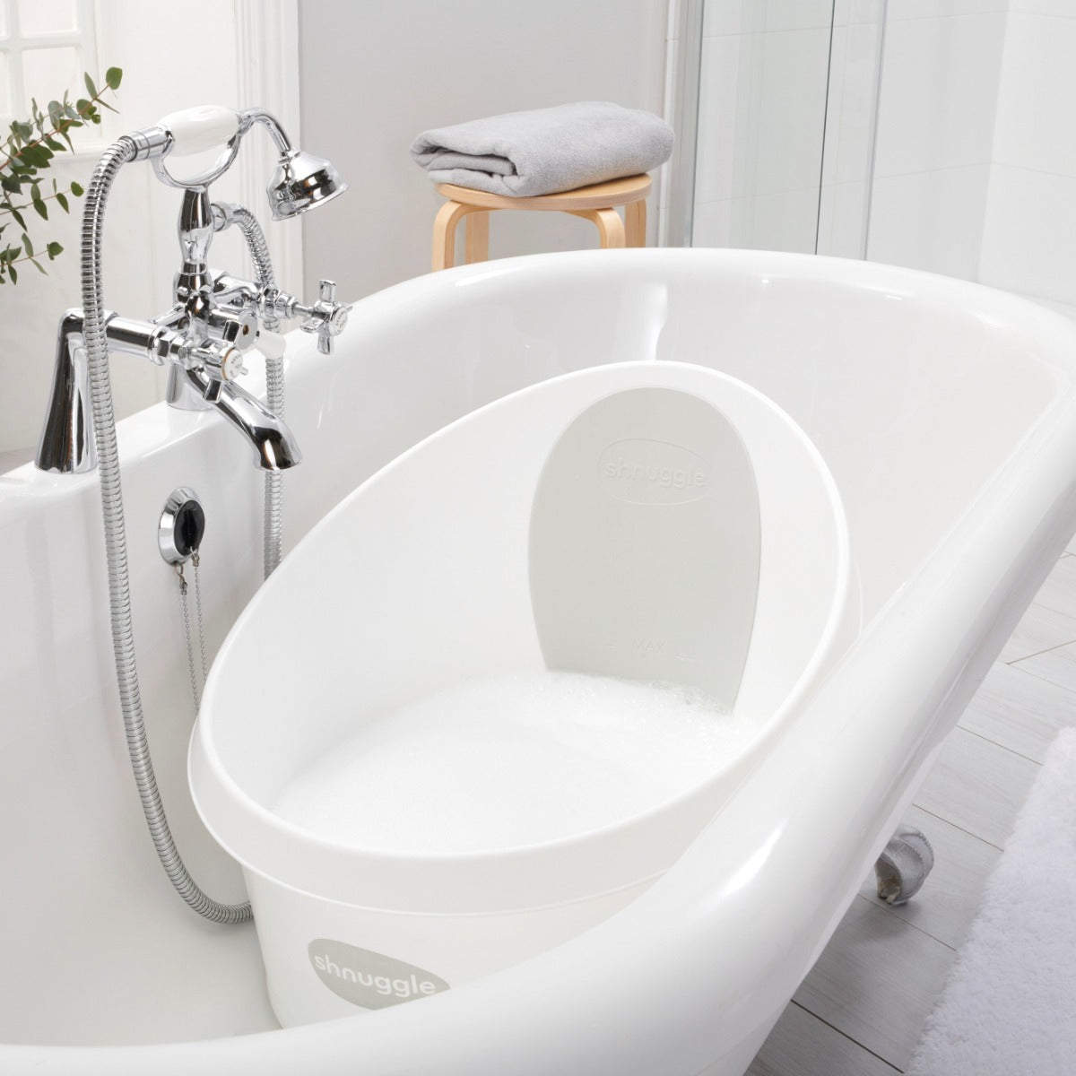 Shnuggle Toddler Bath Tub with Plug & Foam Backrest (2 Colors)