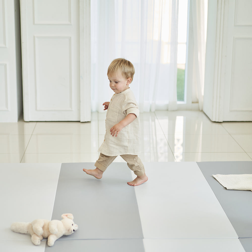 Caraz Signature Clean Folding Playmat, 140 x 200cm (4 Colors) - Pupsik Singapore