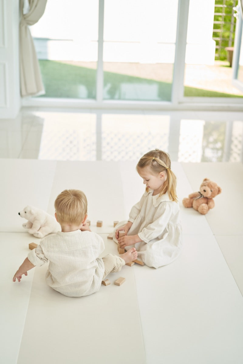 Caraz Signature Clean Folding Playmat, 140 x 200cm (4 Colors) - Pupsik Singapore