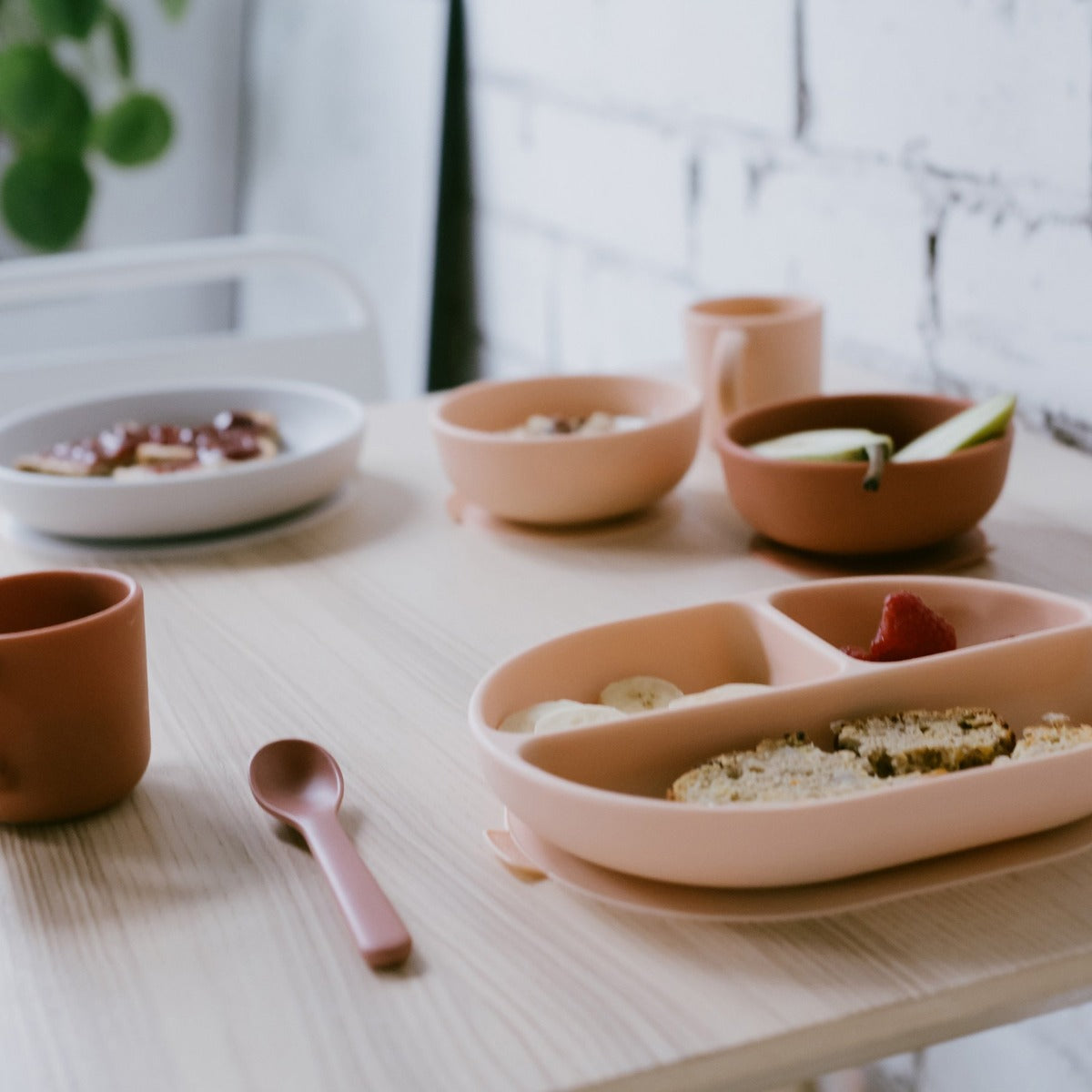 EKOBO Divided Silicone Suction Plate (4 Colors) - Pupsik Singapore
