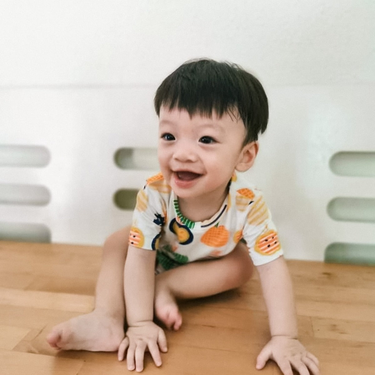 A, Apple Pie Bamboo Baby Short Sleeve Onesie - Apple Farm (5 Sizes)