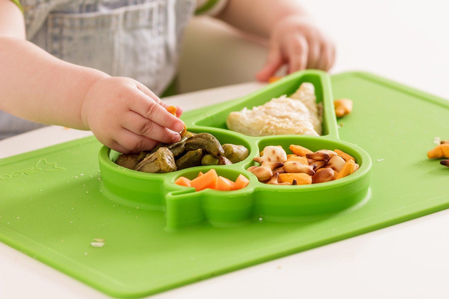 [Buy 1 Free 1] Silicandy One Piece Silicone Placemat & Plate (4 designs) - Pupsik Singapore