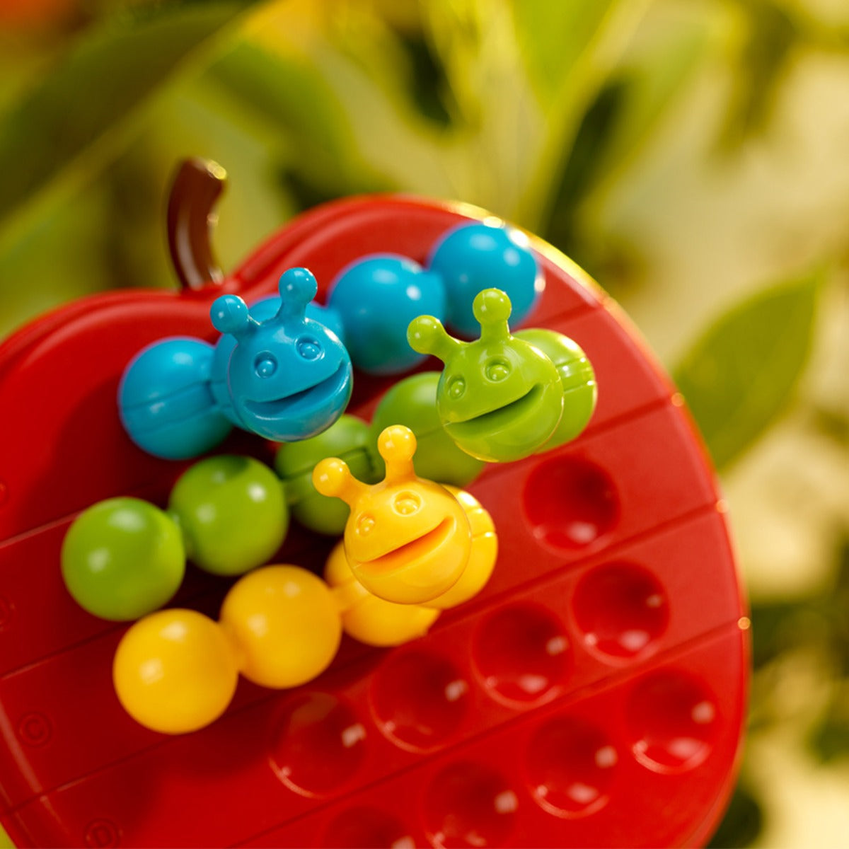 SmartGames Apple Twist Puzzle Game