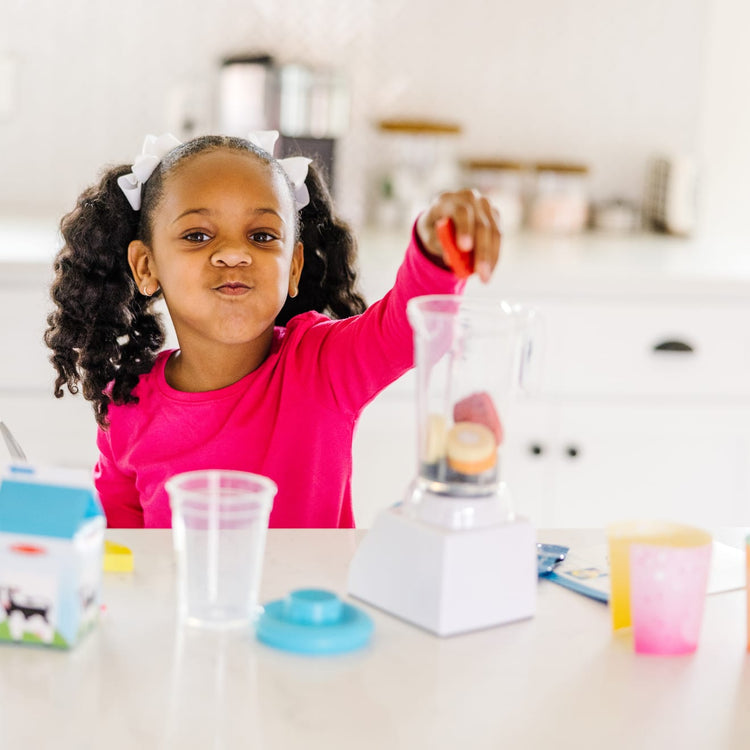 Melissa & Doug Smoothie Maker Blender Set