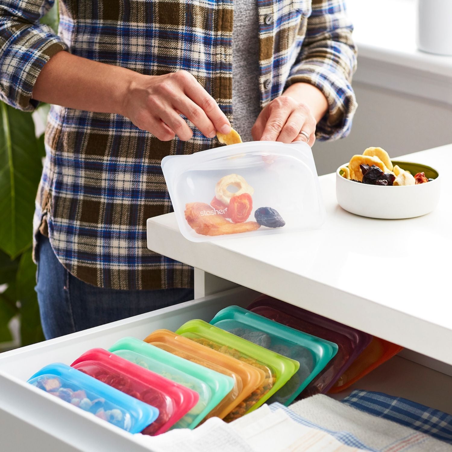 Stasher Reusable Silicone Snack Bag - Small (290ml) - 7 Colors - Pupsik Singapore
