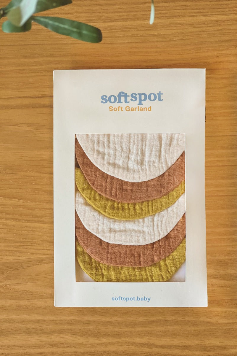 Soft Spot Soft Petal Garland (4 Colors) - Pupsik Singapore