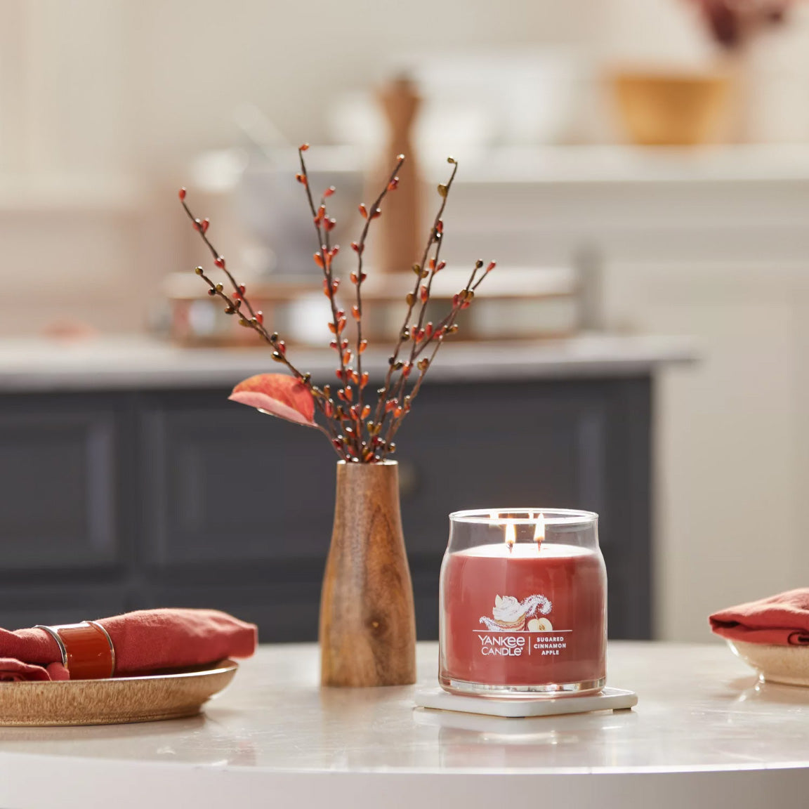 Yankee Candle Signature Medium Jar Candle, 2-wicks (13oz) - Sugared Cinnamon Apple