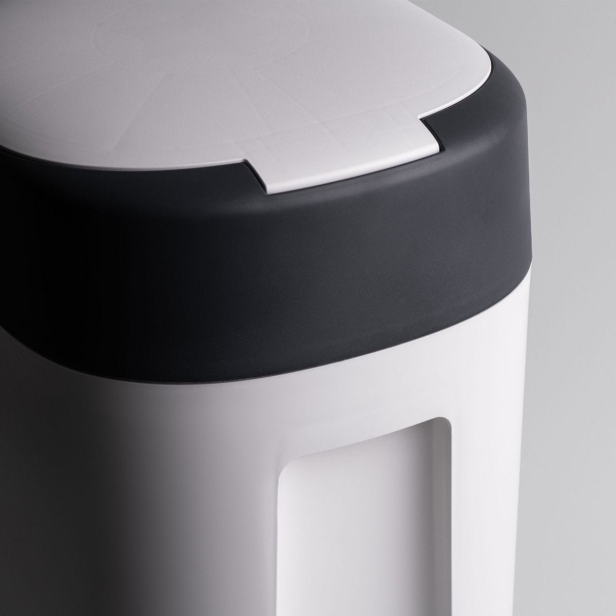 Tommee Tippee Sangenic Twist & Click Advanced Diaper Disposal Bin (6 casettes) - White