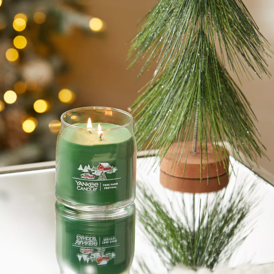 Yankee Candle Signature Medium Jar Candle, 2-wicks (13oz) - Tree Farm Festival