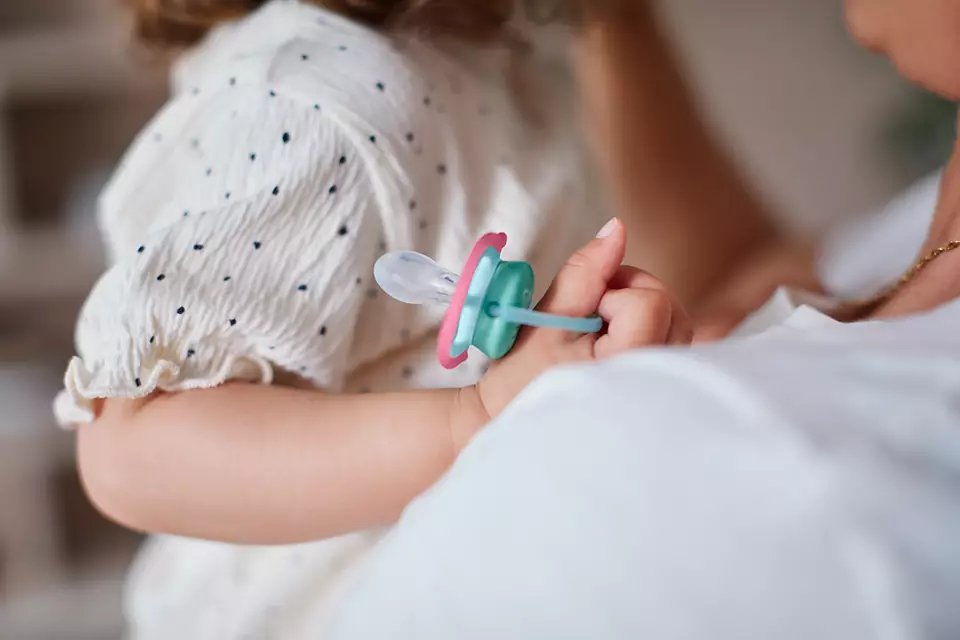 Philips Avent Ultra Air Pacifier, 2pk - 18M+ (4 Designs)