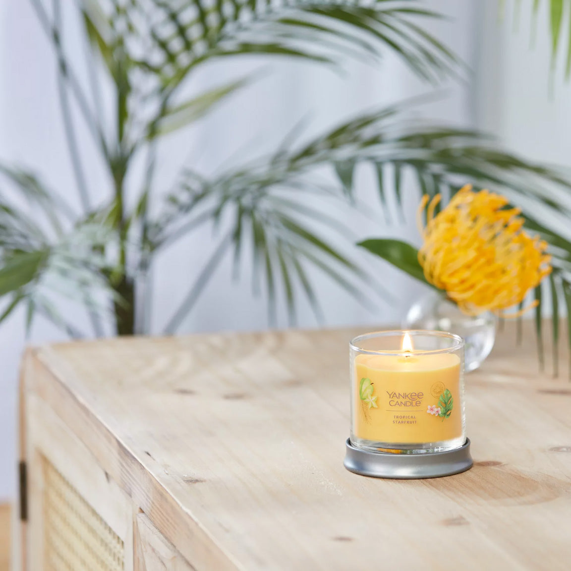 Yankee Candle Signature Small Tumbler Candle, 1- Wick (4.3oz) - Tropical Starfruit