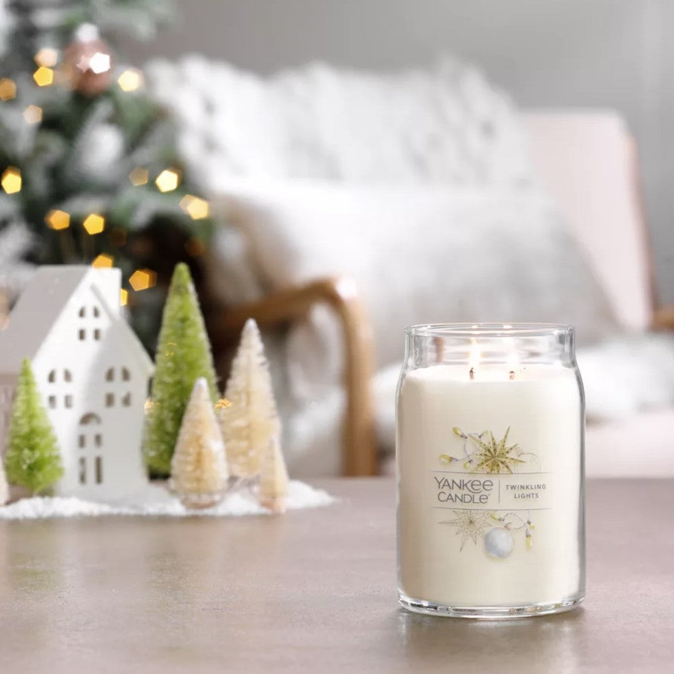 Yankee Candle Signature Large Jar Candle, 2-wicks (20oz) - Twinkling Lights