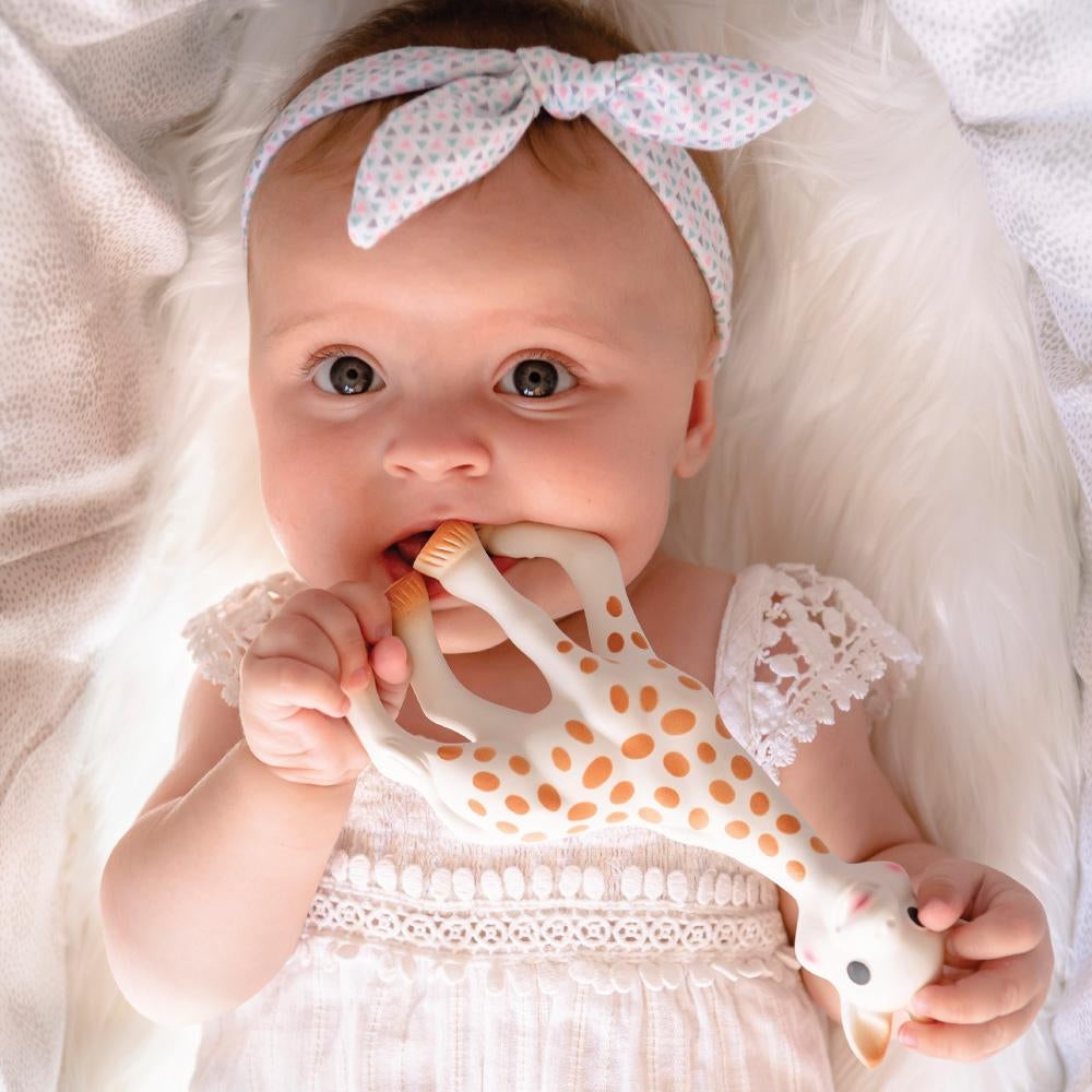 Sophie the Giraffe Sophiesticated Pouet Rattle Set