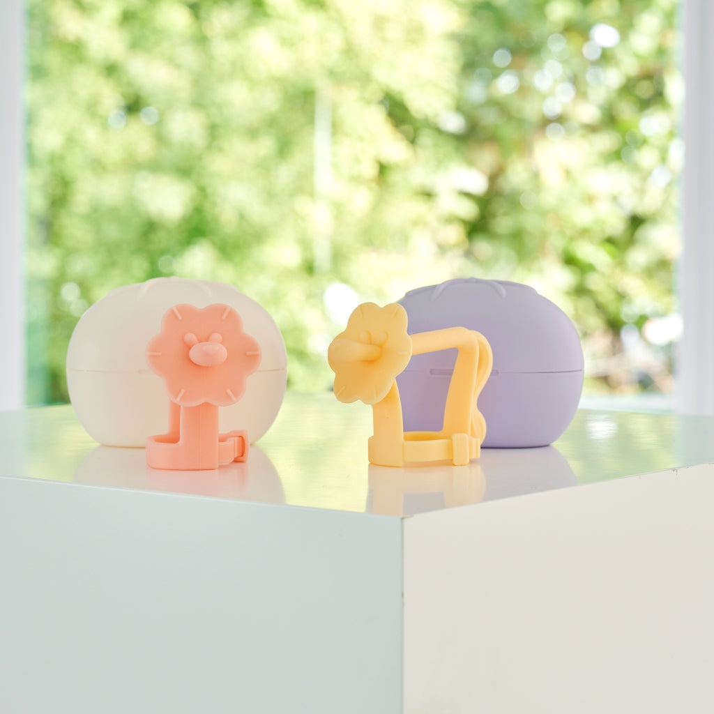 Moyuum Lion Wrist Teether with Case (4 Colors)