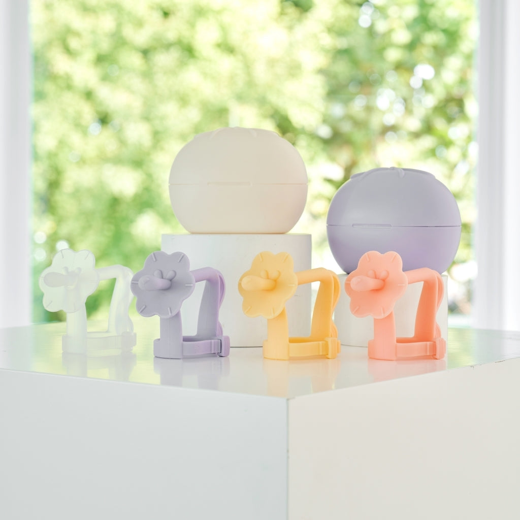 Moyuum Lion Wrist Teether with Case (4 Colors)